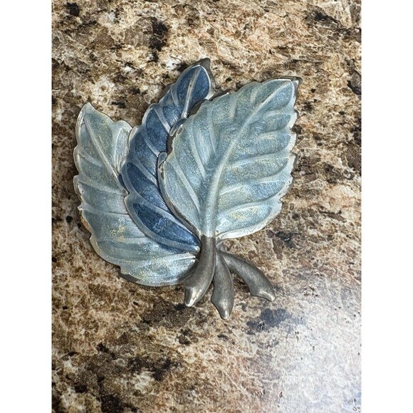 Vintage Silver Tone Three Leaf Green Blue Brooch Pin Enamel - Picture 1 of 6